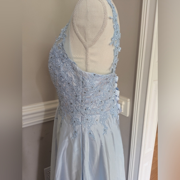 Elegant Blue Lace Dress - Picture 7 of 9